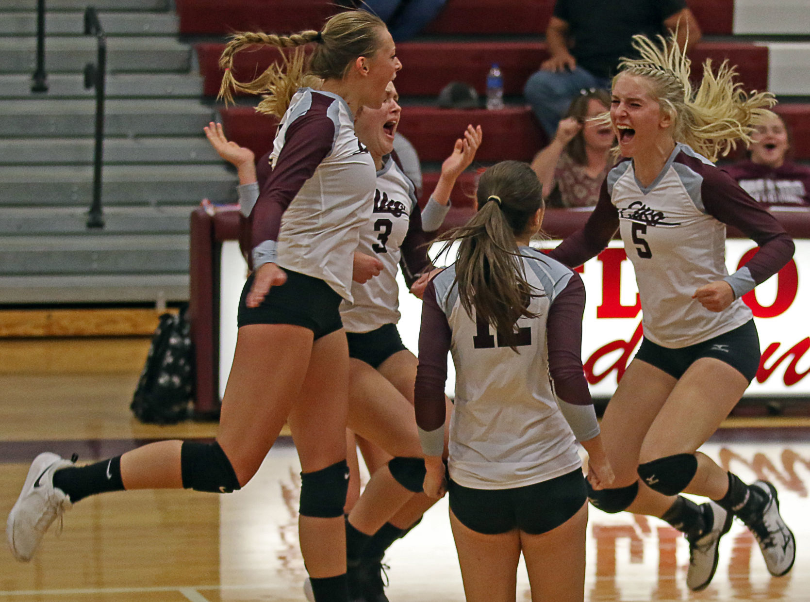 Elko volleyball versus Dayton